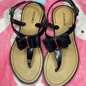 Black bow sandals